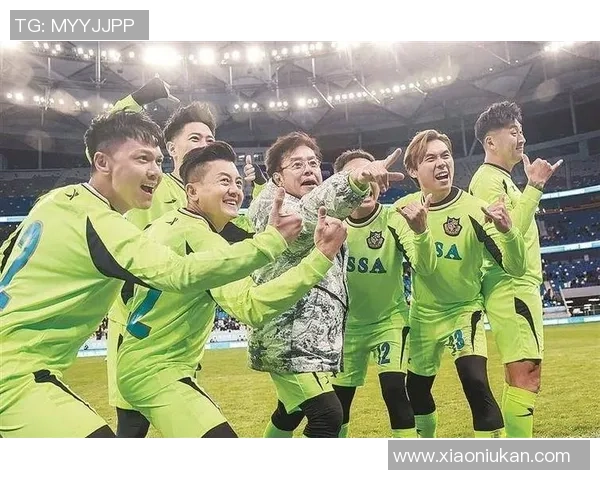 香港足球明星队谭咏麟携手球迷共创辉煌足球盛宴展现无限激情与团结精神